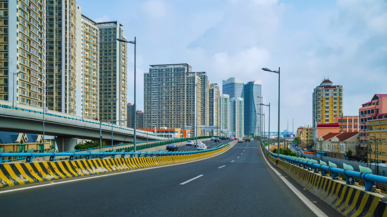 Gurugram Overtakes Mumbai in ₹10 Crore+ Luxury Home Sales: A New Capital of Ultra-Luxury Real Estate in India